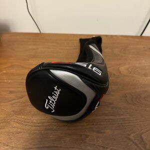 Titleist golf club cover